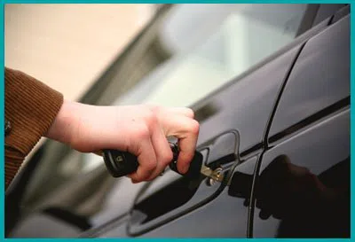Top Locksmith Services Tewksbury, MA 978-776-3414 - 12-unlock-car