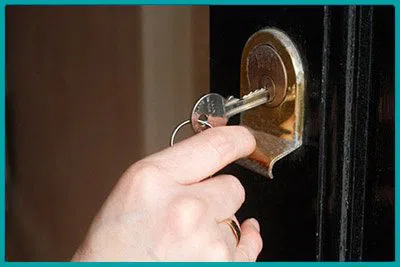 Top Locksmith Services Tewksbury, MA 978-776-3414 - 7-door-unlock